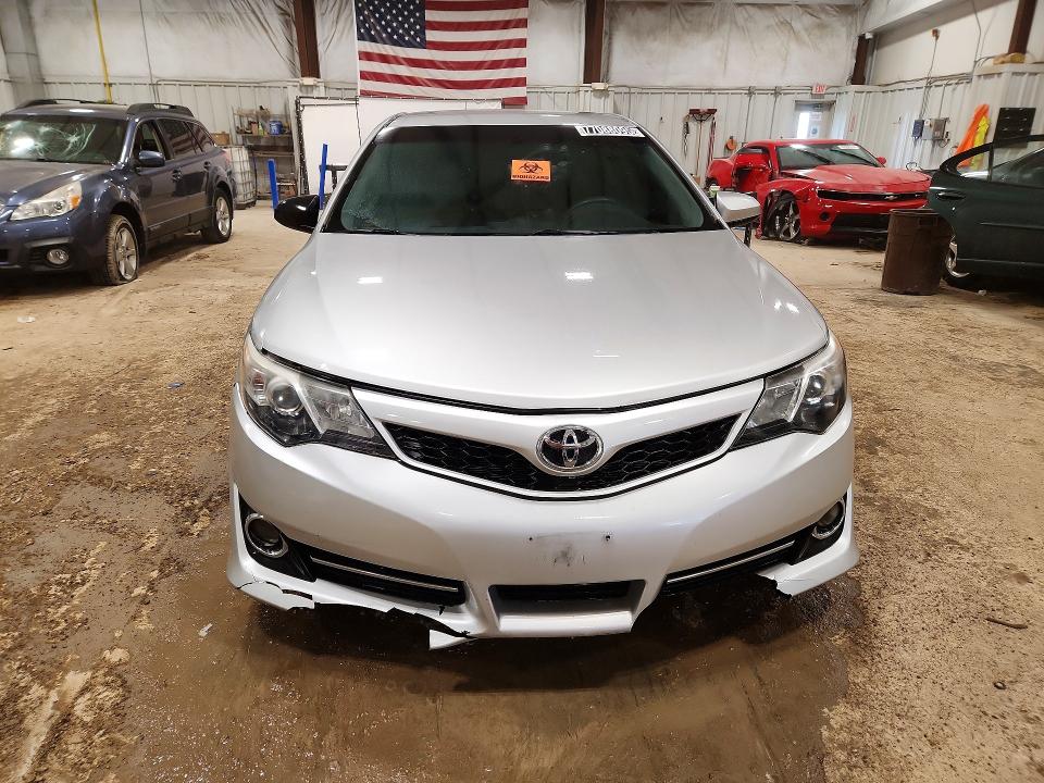 2014 Toyota Camry მანქანა იყიდება აუქციონზე, vin: 4T1BF1FK2EU427665, აუქციონის ნომერი: 77088095