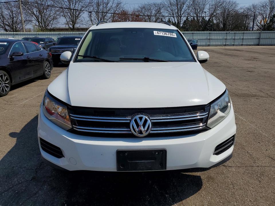 2016 Volkswagen Tiguan მანქანა იყიდება აუქციონზე, vin: WVGBV7AX9GW525236, აუქციონის ნომერი: 47136786