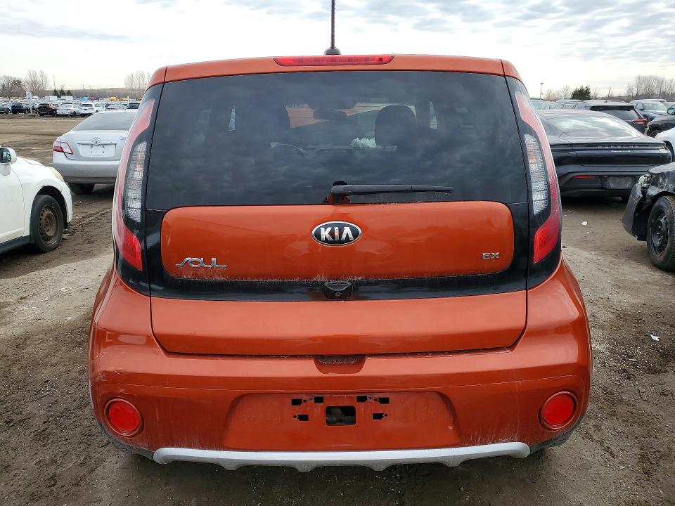 47542156 :رقم المزاد ، KNDJP3A55J7512101 vin ، 2018 Kia Soul مزاد بيع