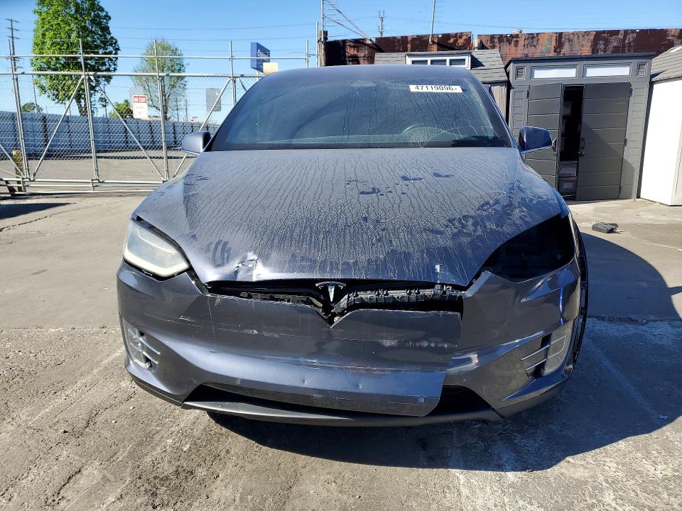 Продажа на аукционе авто 2017 Tesla Model X, vin: 5YJXCAE25HF038102, номер лота: 47119096