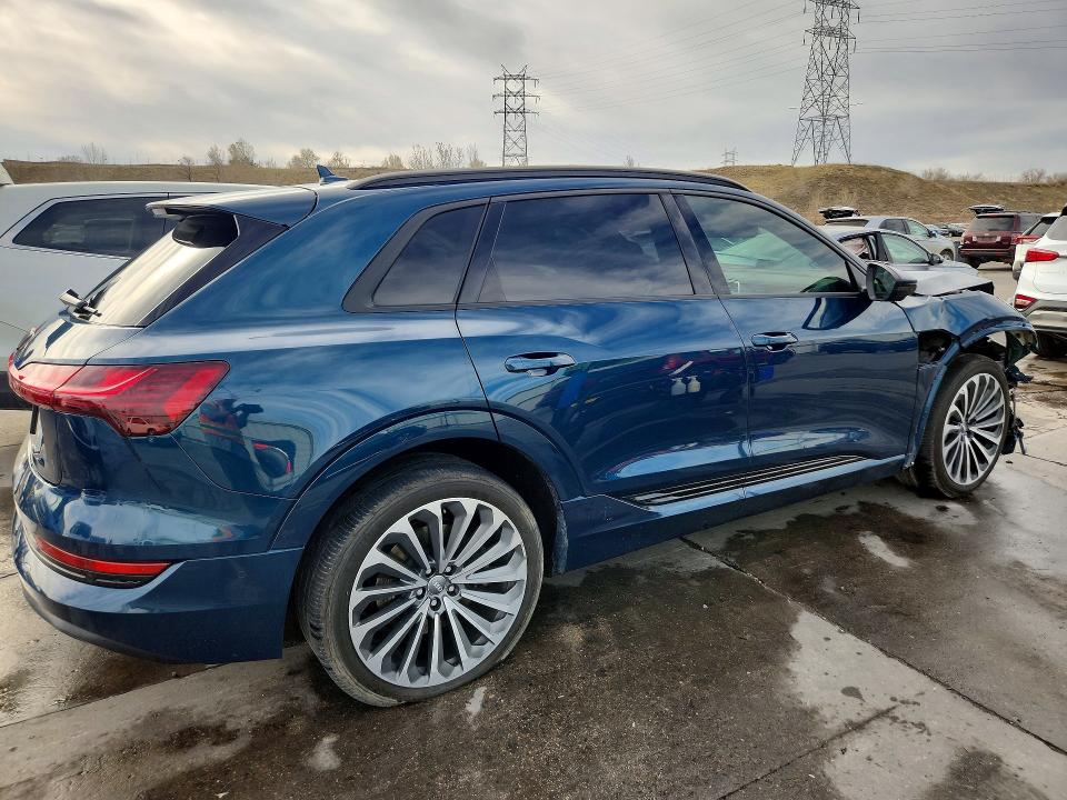 47748036 :رقم المزاد ، WA1VABGE3KB021877 vin ، 2019 Audi E-tron مزاد بيع