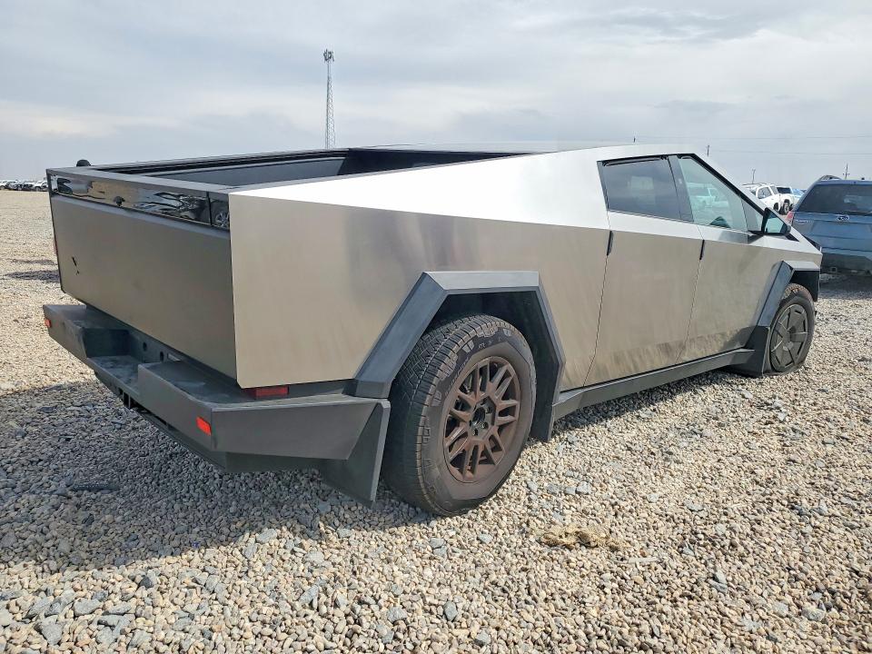 48395836 :رقم المزاد ، 7G2CEHED4SA059317 vin ، 2025 Tesla Cybertruck مزاد بيع