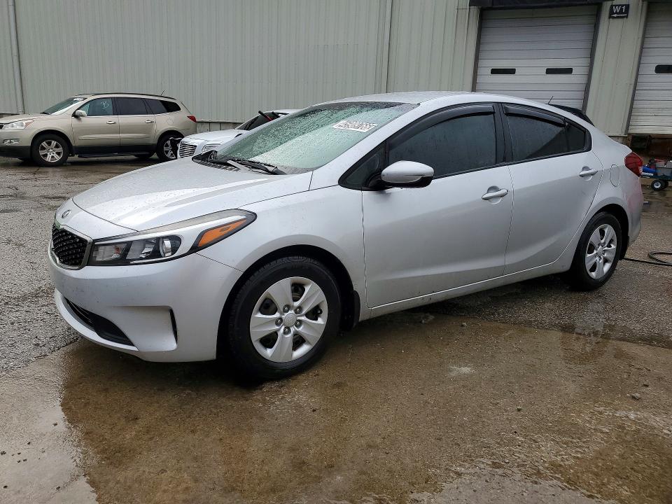 2018 Kia Forte მანქანა იყიდება აუქციონზე, vin: 3KPFK4A79JE224884, აუქციონის ნომერი: 45909766
