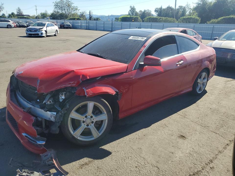 Продажа на аукционе авто 2015 Mercedes-benz C, vin: WDDGJ4HB0FG367981, номер лота: 46685736