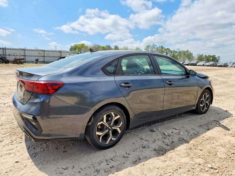 2021 Kia Forte მანქანა იყიდება აუქციონზე, vin: 3KPF24AD1ME339862, აუქციონის ნომერი: 47556626