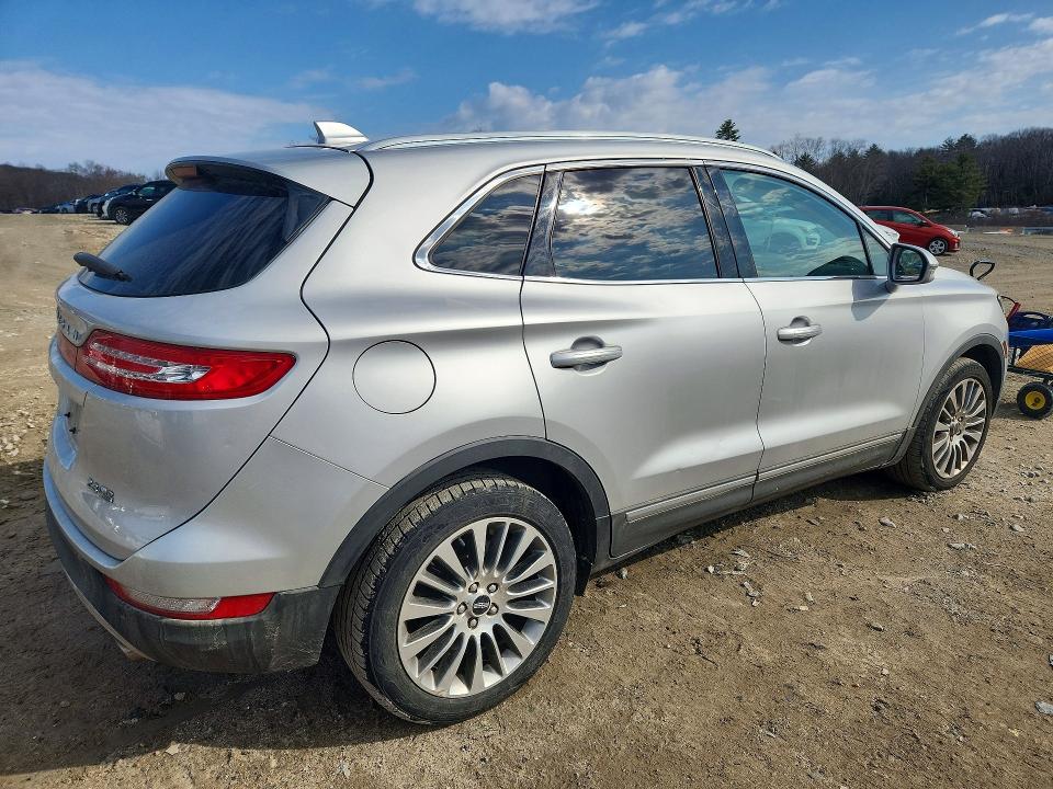 41763676 :رقم المزاد ، 5LMTJ2AH9FUJ14972 vin ، 2015 Lincoln Townhouse Mkc مزاد بيع