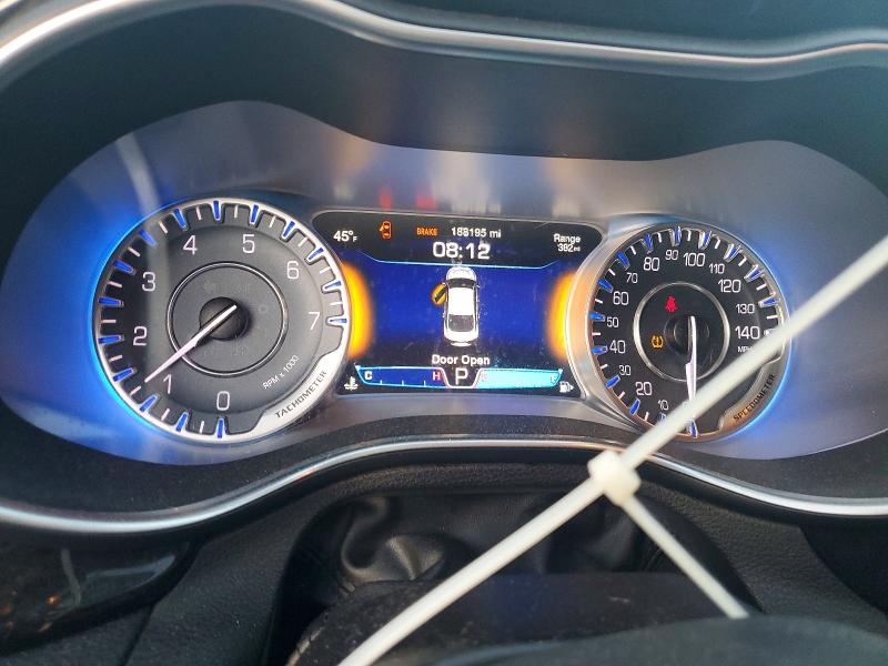 41818296 :رقم المزاد ، 1C3CCCCB6FN560298 vin ، 2015 Chrysler 200 مزاد بيع