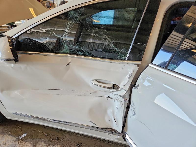 46337666 :رقم المزاد ، 1G4ZR5SS9HU166588 vin ، 2017 Buick Lacrosse مزاد بيع