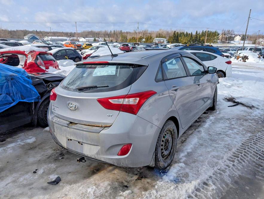 2015 Hyundai Elantra Gt მანქანა იყიდება აუქციონზე, vin: KMHD35LH6FU239380, აუქციონის ნომერი: 79639835