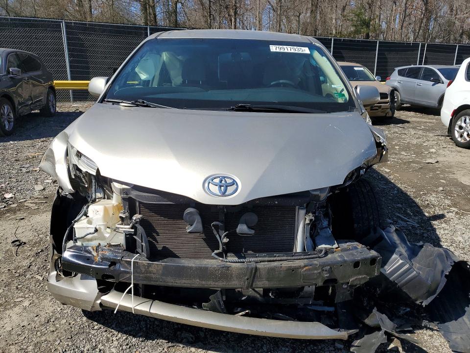 Aukcja sprzedaży 2015 Toyota Sienna, vin: 5TDKK3DC8FS677490, numer aukcji: 79917935