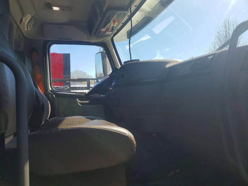Продаж на аукціоні авто 2018 Volvo Vnl, vin: 4V4N39TG7JN988235, номер лоту: 46199826