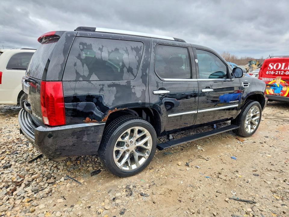 2010 Cadillac Escalade მანქანა იყიდება აუქციონზე, vin: 1GYUKCEF6AR114912, აუქციონის ნომერი: 45841826