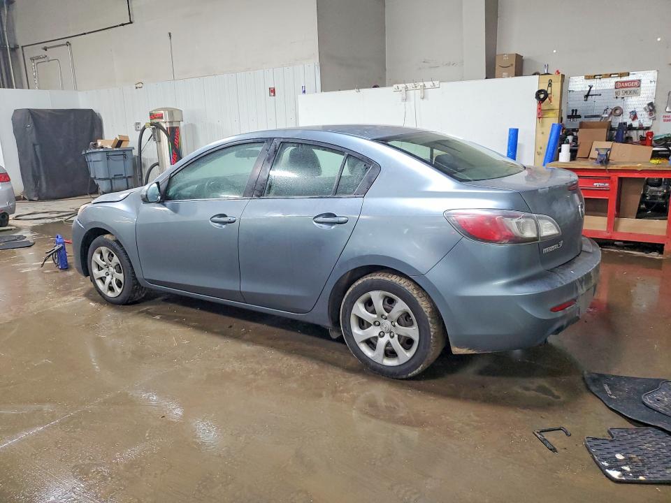 46665236 :رقم المزاد ، JM1BL1U70D1702350 vin ، 2013 Mazda 3 مزاد بيع