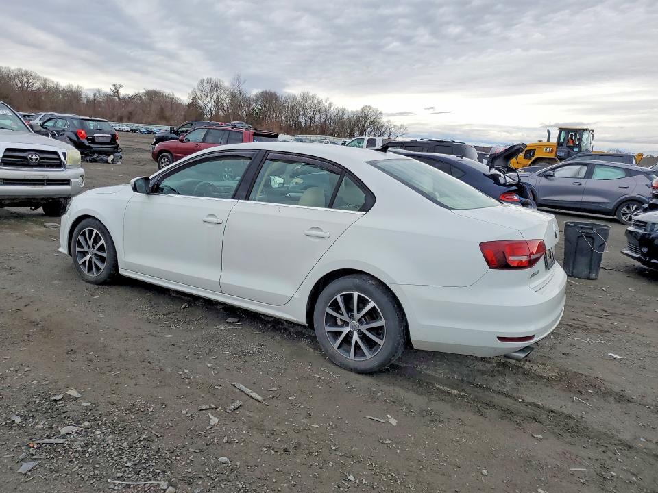 47331326 :رقم المزاد ، 3VWDB7AJ9HM411043 vin ، 2017 Volkswagen Jetta مزاد بيع