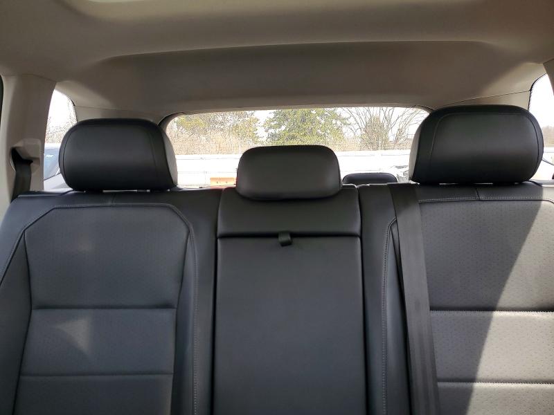 46870796 :رقم المزاد ، 3VV2B7AX5JM196671 vin ، 2018 Volkswagen Tiguan مزاد بيع