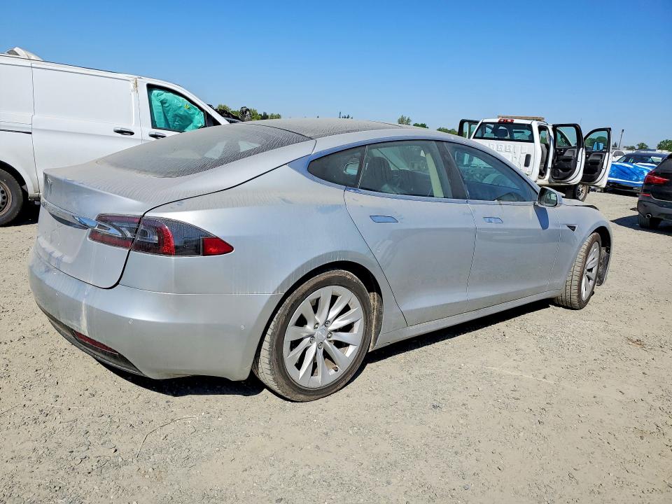 2017 Tesla Model S მანქანა იყიდება აუქციონზე, vin: 5YJSA1E13HF210926, აუქციონის ნომერი: 46993666