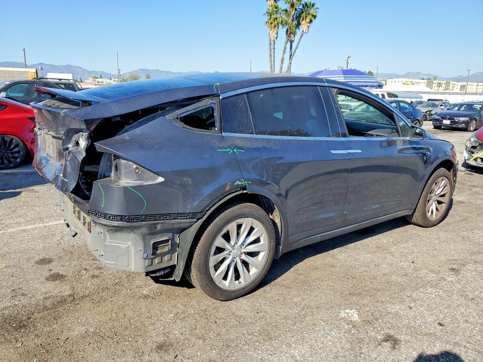2019 Tesla Model X მანქანა იყიდება აუქციონზე, vin: 5YJXCAE29KF182906, აუქციონის ნომერი: 78078365