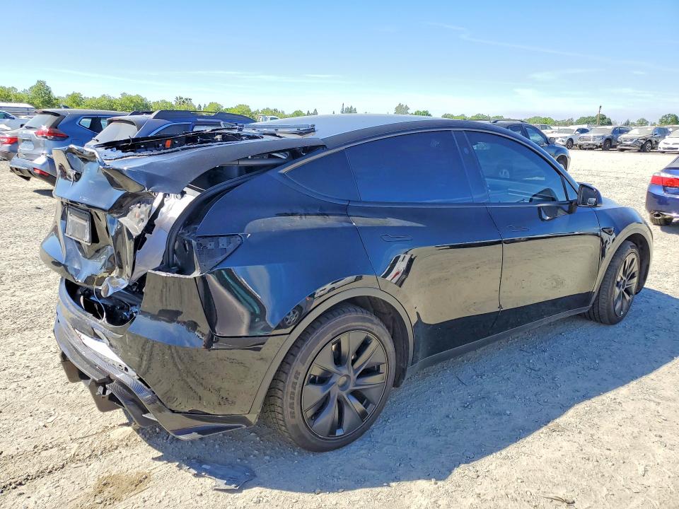 46193906 :رقم المزاد ، 7SAYGAEE7SF272187 vin ، 2025 Tesla Model Y مزاد بيع
