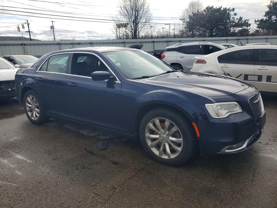 Продажа на аукционе авто 2015 Chrysler 300, vin: 2C3CCARG9FH923211, номер лота: 41978346