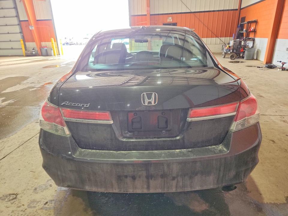 45547076 :رقم المزاد ، 1HGCP2F85BA803810 vin ، 2011 Honda Accord مزاد بيع