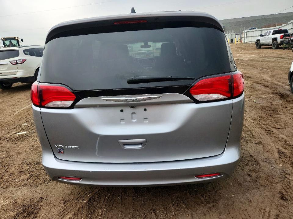 47794726 :رقم المزاد ، 2C4RC1DG9MR542902 vin ، 2021 Chrysler Voyager مزاد بيع