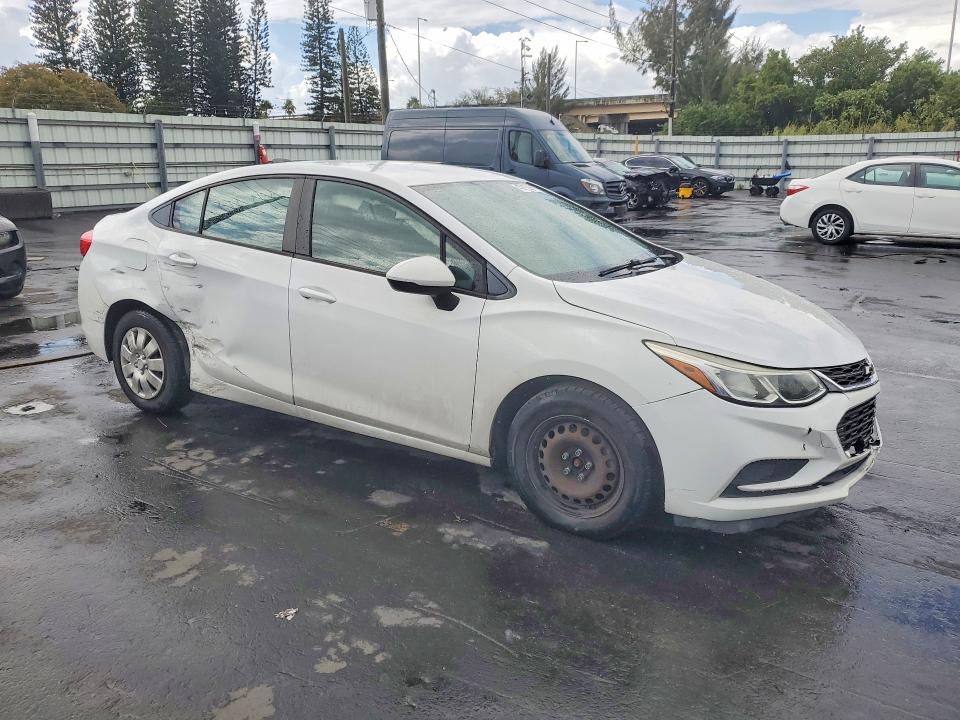 Продаж на аукціоні авто 2018 Chevrolet Cruze, vin: 1G1BC5SM8J7218878, номер лоту: 52498856