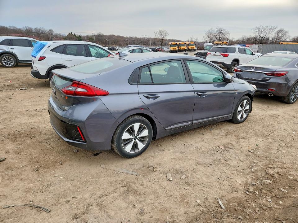 Продажа на аукционе авто 2019 Hyundai Ioniq Plug-in Hybrid, vin: KMHC65LD3KU144334, номер лота: 45946136