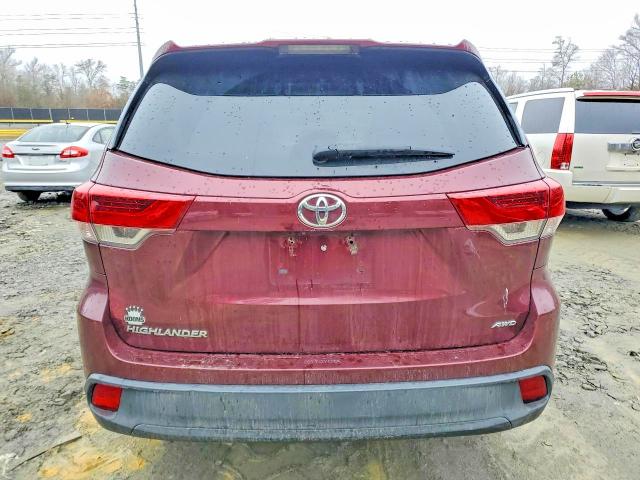 41696866 :رقم المزاد ، 5TDBZRFH6JS495447 vin ، 2018 Toyota Highlander مزاد بيع