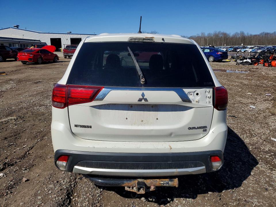 2016 Mitsubishi Outlander მანქანა იყიდება აუქციონზე, vin: JA4AZ3A36GZ039678, აუქციონის ნომერი: 47406036