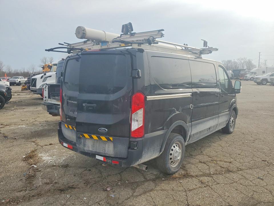 79825905 :رقم المزاد ، 1FTYE2Y85LKB12523 vin ، 2020 Ford Transit مزاد بيع