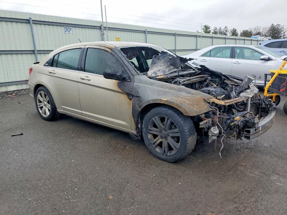 46958716 :رقم المزاد ، 1C3CCBBB8DN734378 vin ، 2013 Chrysler 200 مزاد بيع