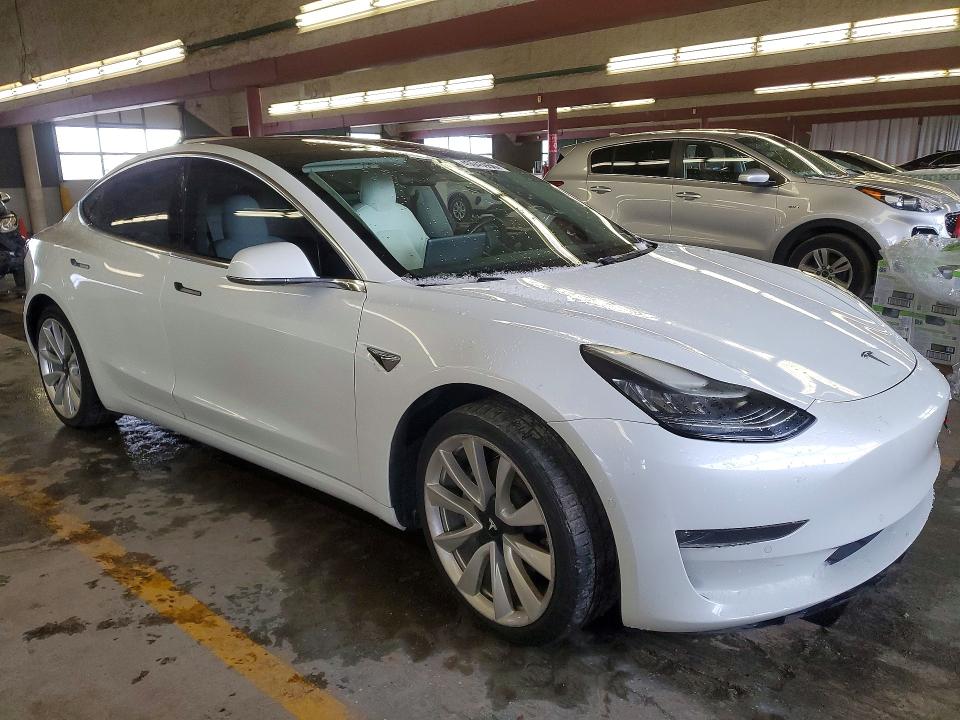 Продаж на аукціоні авто 2019 Tesla Model 3, vin: 5YJ3E1EA6KF302757, номер лоту: 45945956