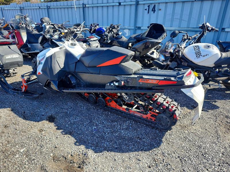 46273096 :رقم المزاد ، 2BPSUWGF9GV000032 vin ، 2016 Ski Renegade مزاد بيع