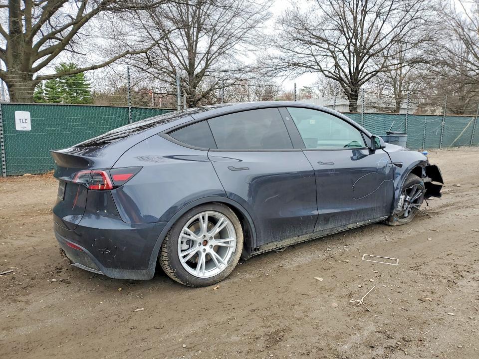 Продажа на аукционе авто 2024 Tesla Model Y, vin: 7SAYGDED7RF109297, номер лота: 47135306