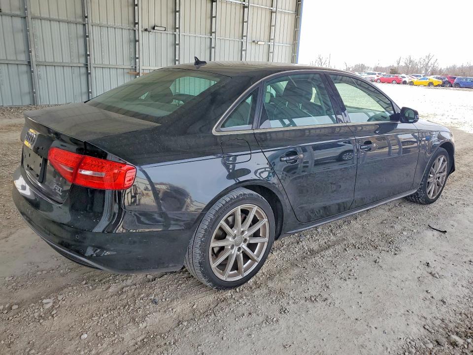 46870556 :رقم المزاد ، WAUFFAFL6FN003817 vin ، 2015 Audi A4 مزاد بيع