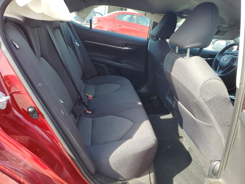 47728816 :رقم المزاد ، 4T1C11BK9NU067786 vin ، 2022 Toyota Camry مزاد بيع
