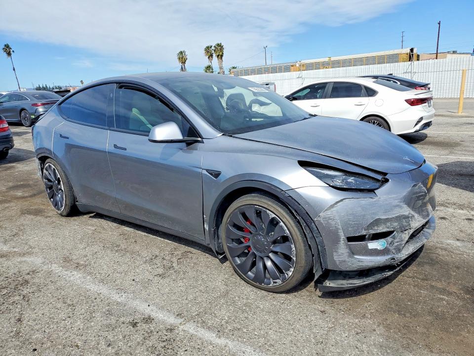79623365 :رقم المزاد ، 7SAYGDEF2RA324519 vin ، 2024 Tesla Model Y مزاد بيع