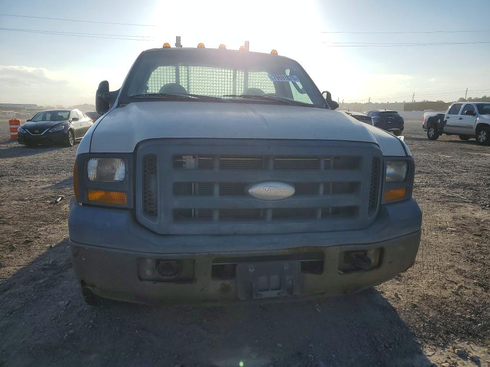 79691675 :رقم المزاد ، 1FDSF34545ED23553 vin ، 2005 Ford F350 مزاد بيع