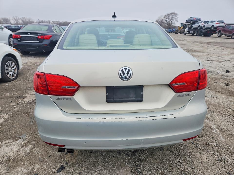 41909446 :رقم المزاد ، 3VWDX7AJ8BM330107 vin ، 2011 Volkswagen Jetta مزاد بيع