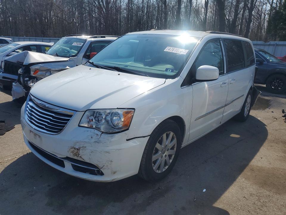 2015 Chrysler Town & Country მანქანა იყიდება აუქციონზე, vin: 2C4RC1BG0FR637130, აუქციონის ნომერი: 47610896