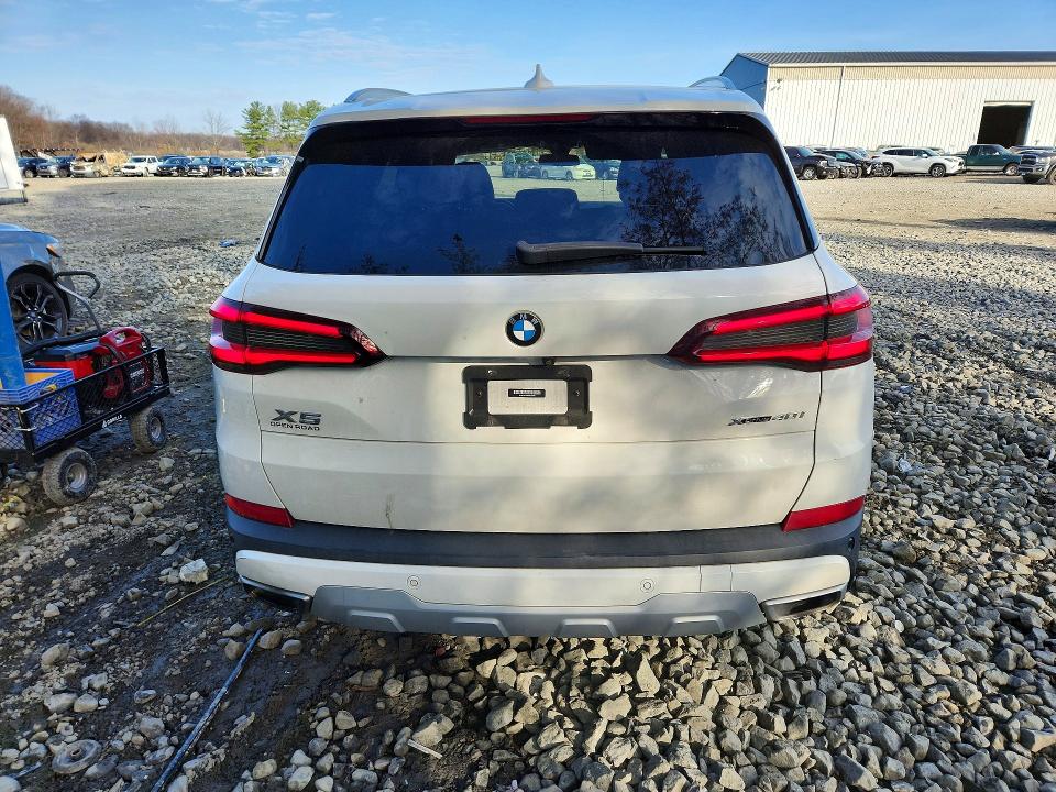 47813526 :رقم المزاد ، 5UXCR6C06M9E85605 vin ، 2021 Bmw X5 مزاد بيع