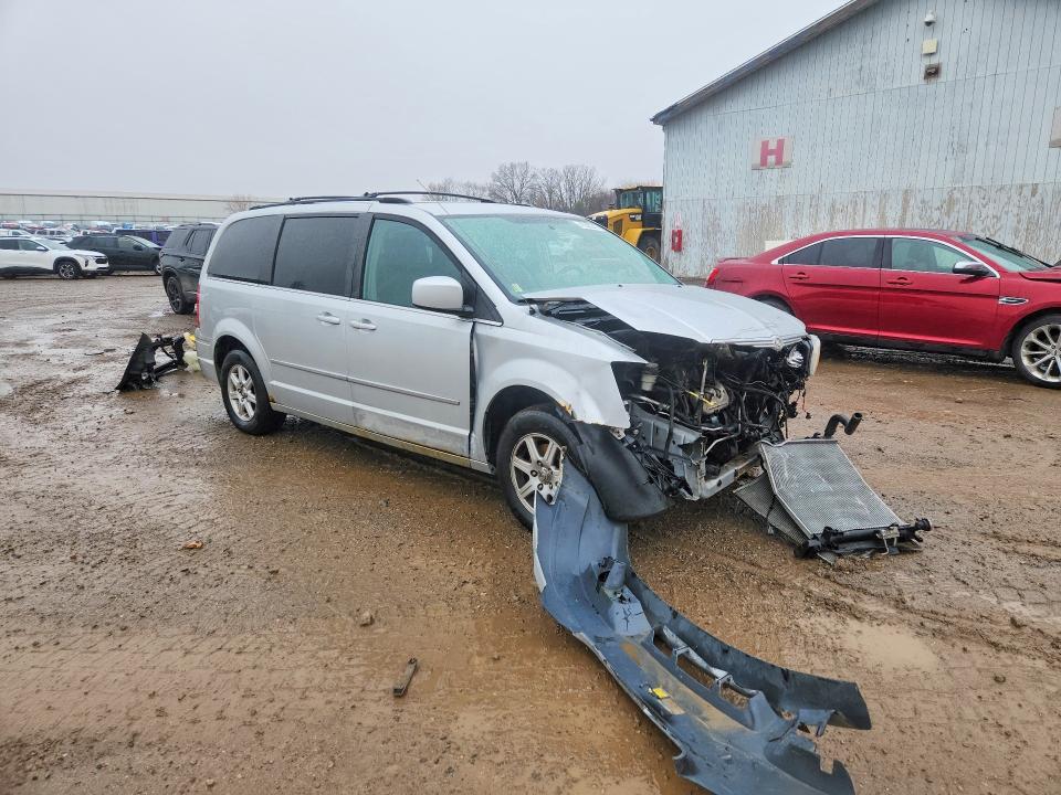 2010 Chrysler Town & Country მანქანა იყიდება აუქციონზე, vin: 2A4RR5D1XAR253812, აუქციონის ნომერი: 45532946