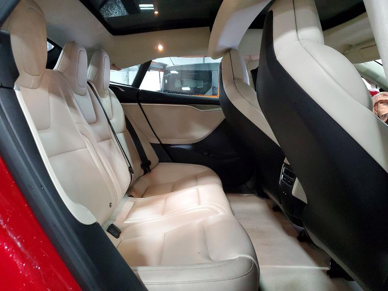 48103696 :رقم المزاد ، 5YJSA1E24JF244601 vin ، 2018 Tesla Model S مزاد بيع