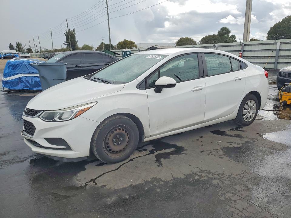 Продаж на аукціоні авто 2018 Chevrolet Cruze, vin: 1G1BC5SM8J7218878, номер лоту: 52498856