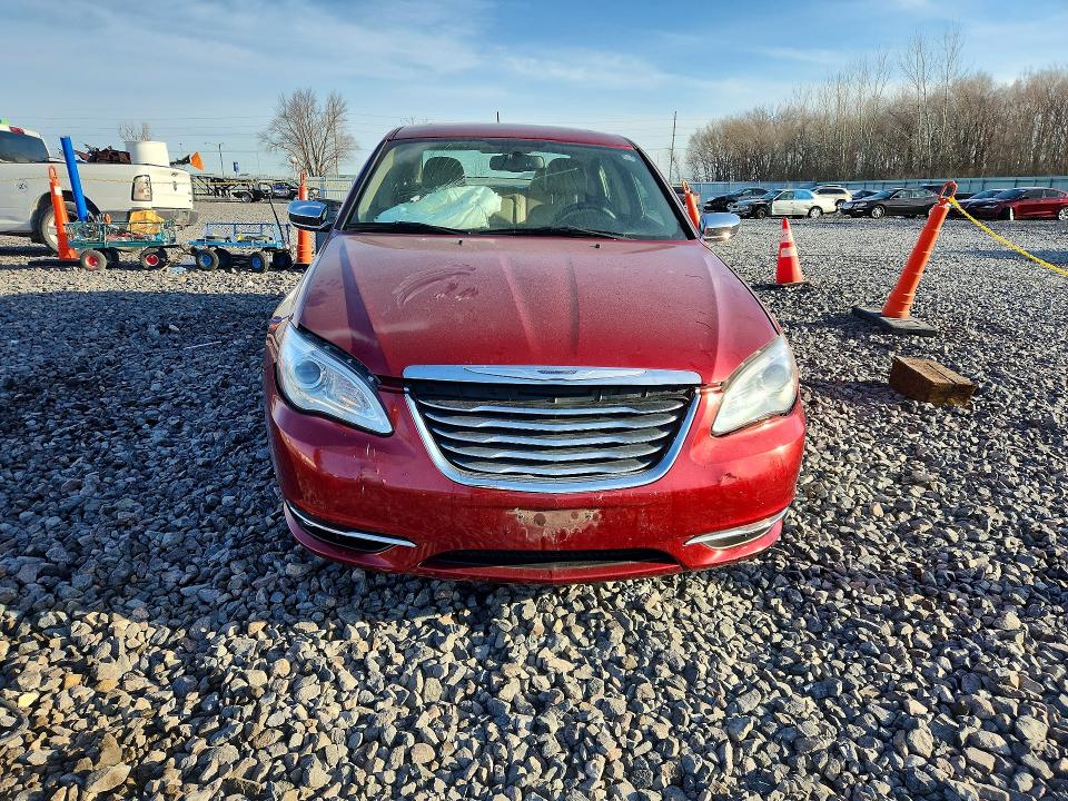 47240086 :رقم المزاد ، 1C3CCBCG5DN524525 vin ، 2013 Chrysler 200 مزاد بيع