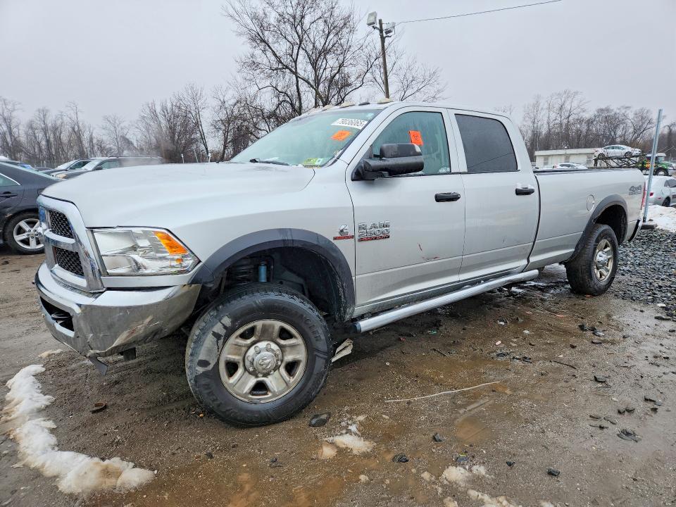 79036065 :رقم المزاد ، 3C6UR5HL6HG670704 vin ، 2017 Ram 2500 مزاد بيع