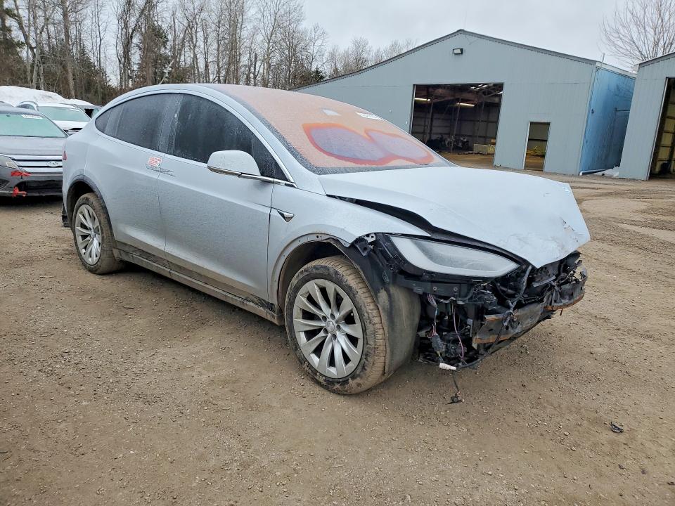 45458236 :رقم المزاد ، 5YJXCDE2XJF099811 vin ، 2018 Tesla Model X مزاد بيع