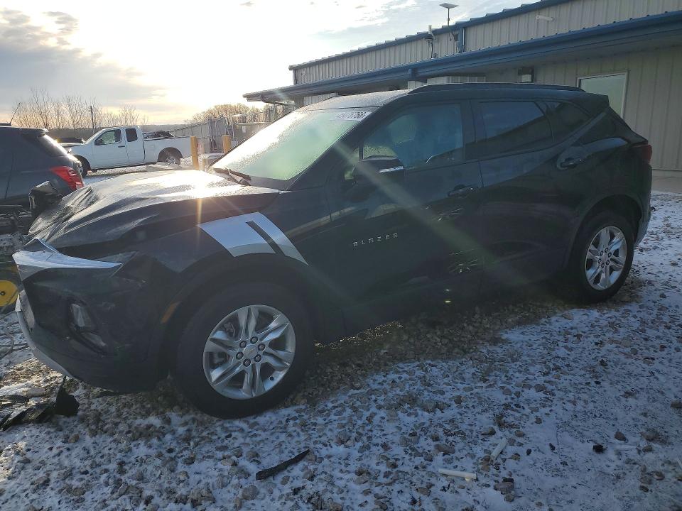 45476766 :رقم المزاد ، 3GNKBJRS7NS232065 vin ، 2022 Chevrolet Blazer مزاد بيع