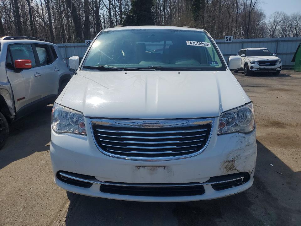 2015 Chrysler Town & Country მანქანა იყიდება აუქციონზე, vin: 2C4RC1BG0FR637130, აუქციონის ნომერი: 47610896