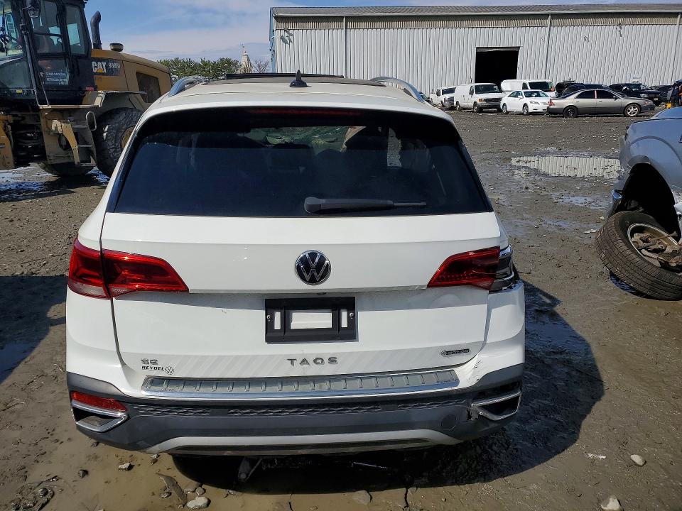 46138916 :رقم المزاد ، 3VVLX7B2XNM019130 vin ، 2022 Volkswagen Taos مزاد بيع